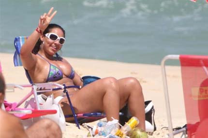 Fotos da Mulher Melancia de biquini na praia