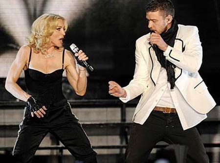 Foto de Madonna e Justin Timberlake durante show