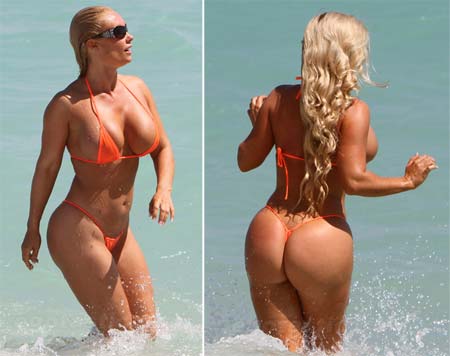 Fotos de Nicole Coco Austin de Biquini na Praia