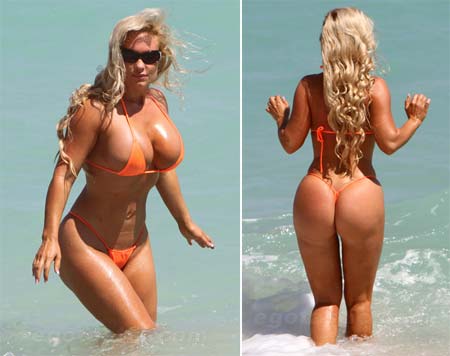 Fotos de Nicole Coco Austin de Biquini na Praia