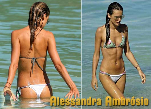 Alessandra Ambrósio de Biquini na Praia