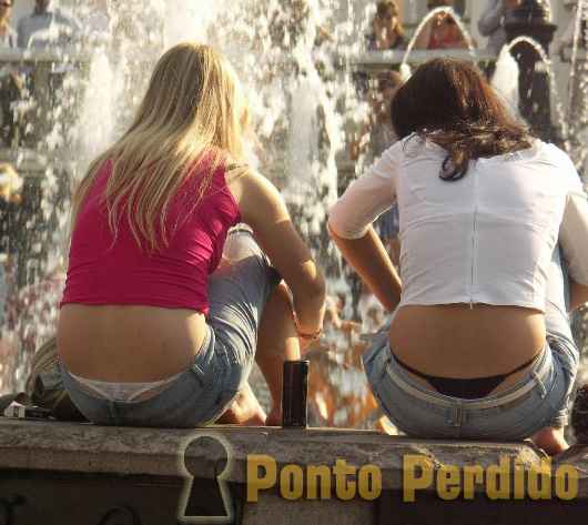 Fotos de Mulheres Gostosas Pagando Cofrinho