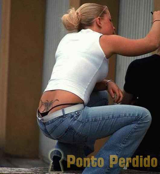 Fotos de Mulheres Gostosas Pagando Cofrinho