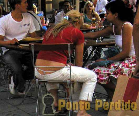 Fotos de Mulheres Gostosas Pagando Cofrinho