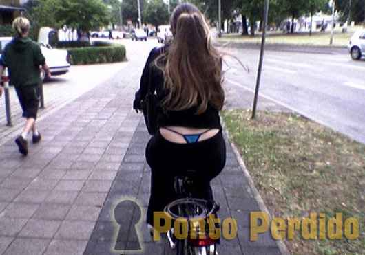 Fotos de Mulheres Gostosas Pagando Cofrinho