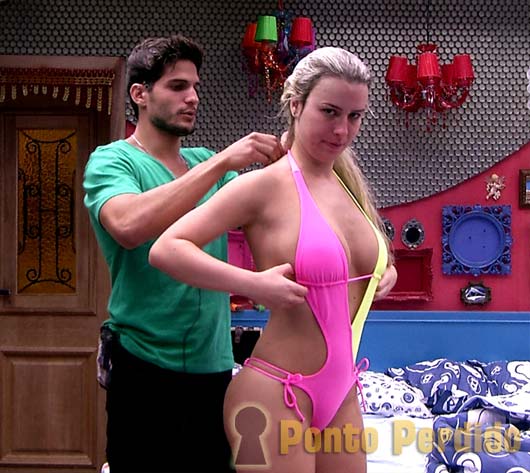 Flagras no BBB 13: Fernanda Keulla